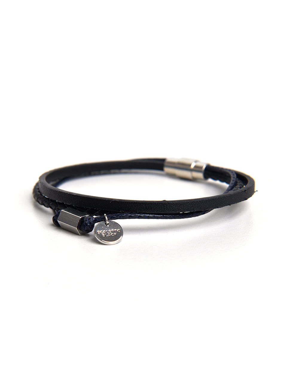 BAT305 [surgical steel]Layered leather nut point Bracelet