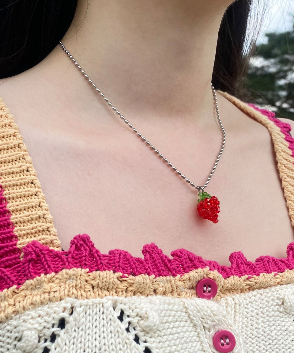 DSH90 Beads Strawberry Necklace