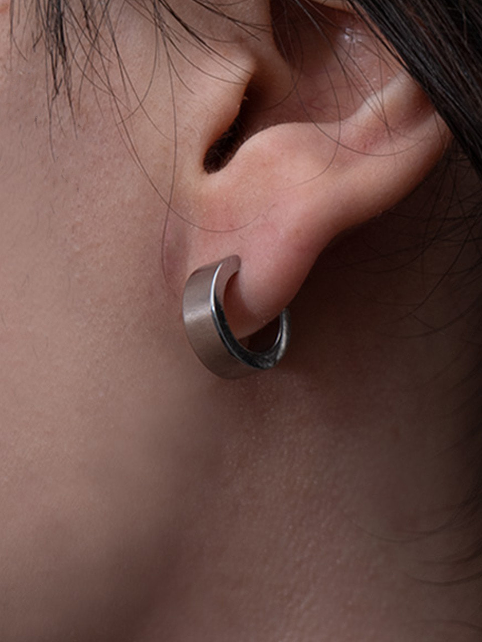 [송지효, 호영, 유나, 연호 착용] BR28 Cylinder clutch bold round earrings