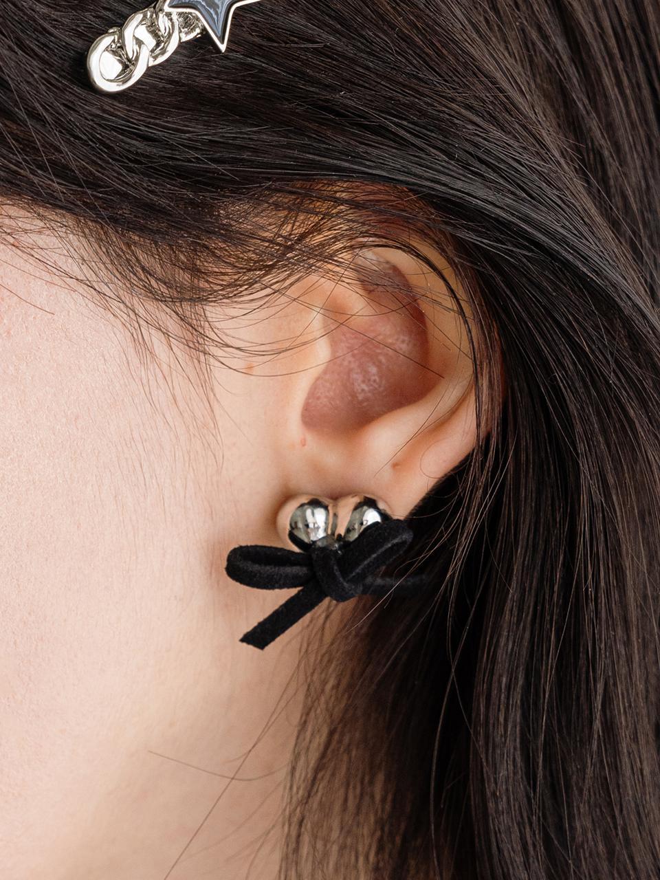 CKE101 Velvet Ribbon Heart Earrings
