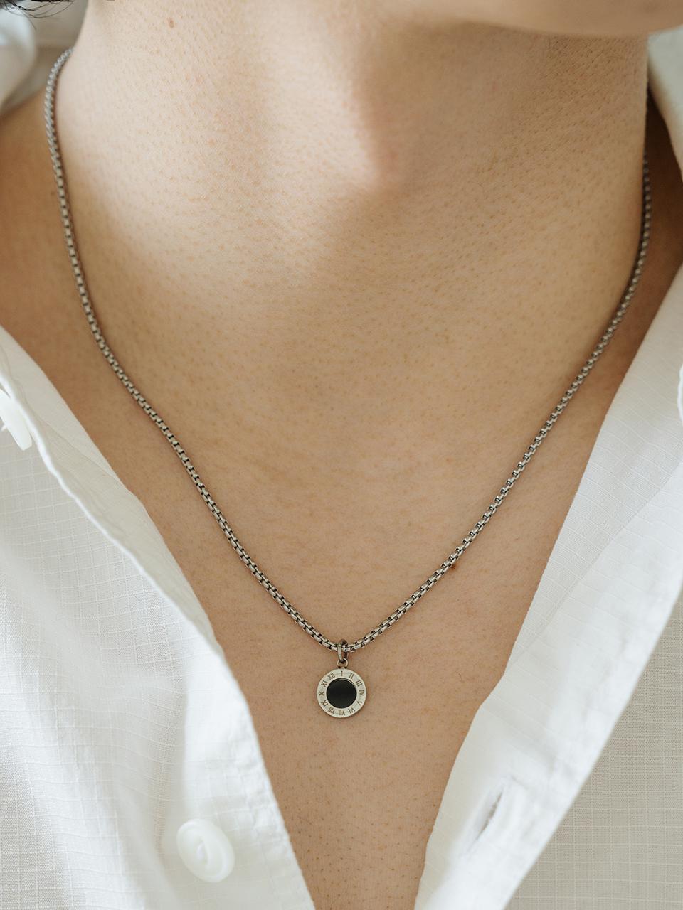 BEY204 Black Modern Necklace